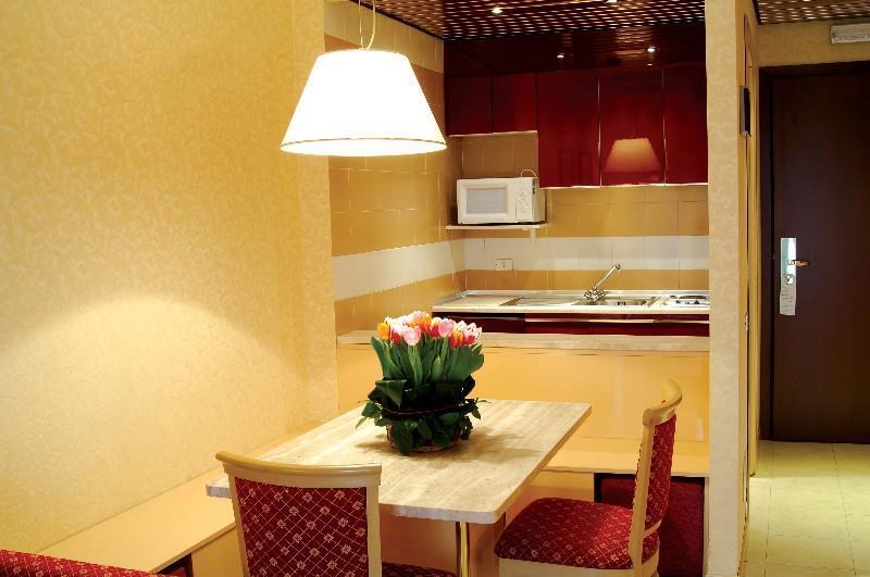 Unaway & Quark Due Aparthotel
